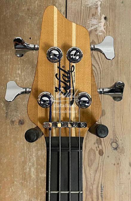 W221017.headstock-front.jpg