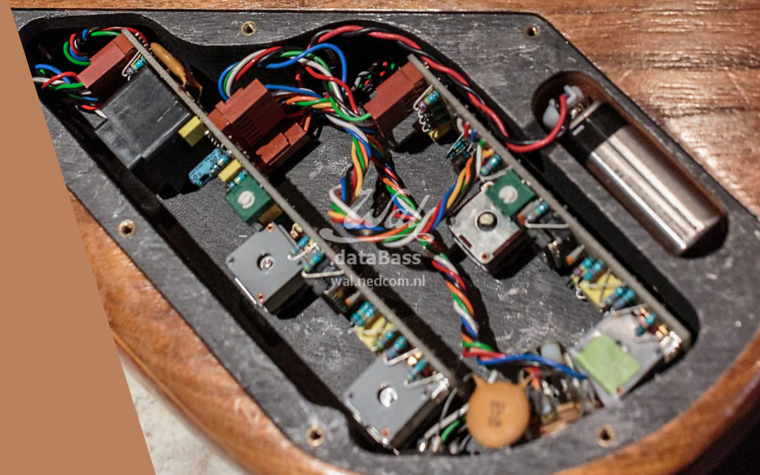 W2502.electronics.jpg