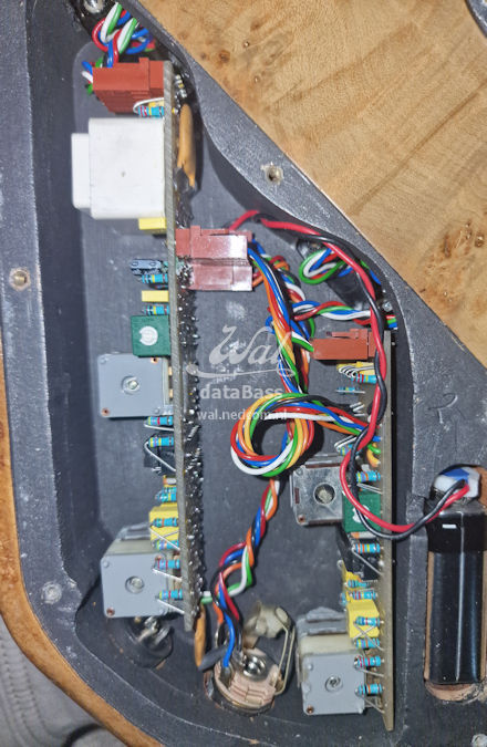 W2587.electronics.jpg