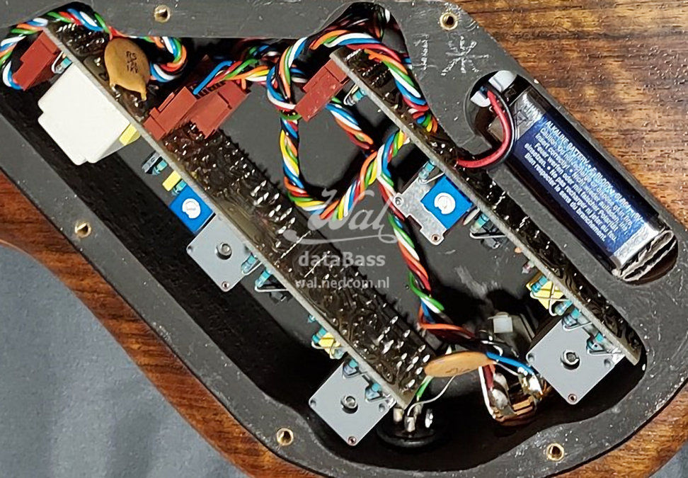 W2727.electronics.jpg