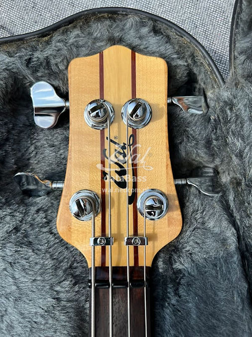 W2759.headstock-front.jpg