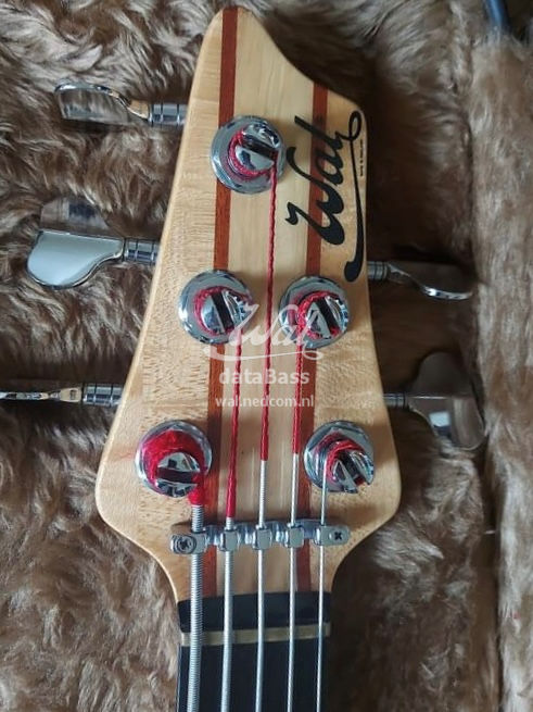 W3472.headstock-front.jpg