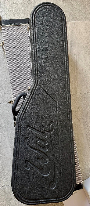 W4303.case.jpg