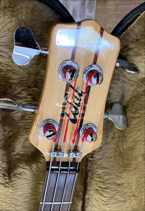 PB1581.headstock-front.jpg