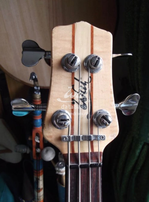 Stu77.headstock-front.jpg