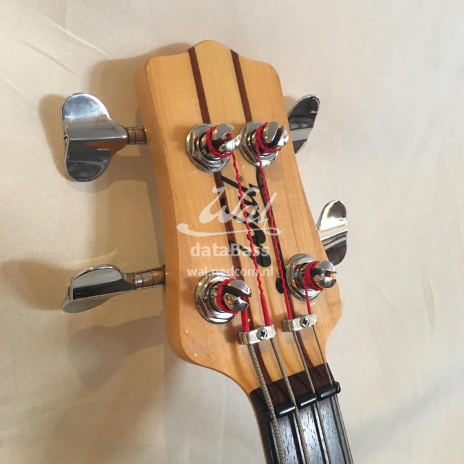 W2462.headstock-front.jpg