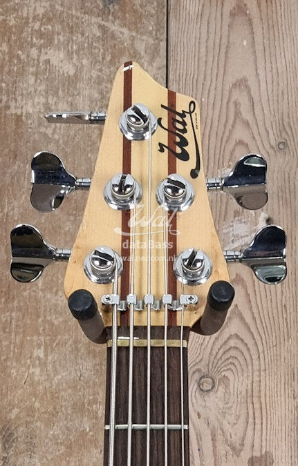 W3544.headstock-front.jpg