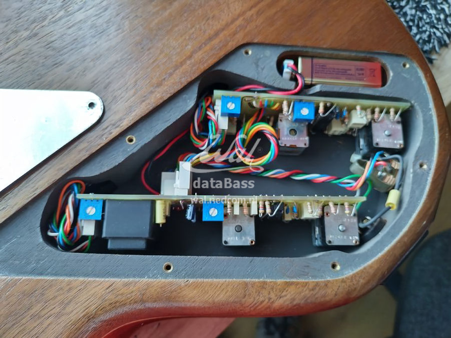 W4064.electronics.jpg