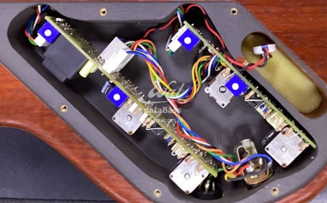 W4084.electronics.jpg