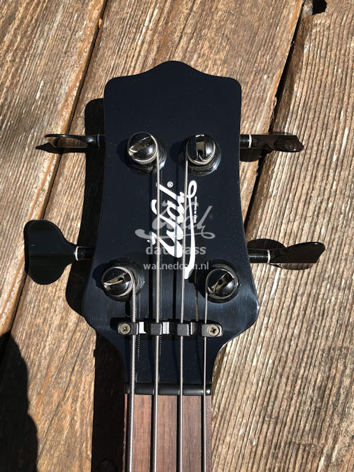 W4275.headstock.jpg